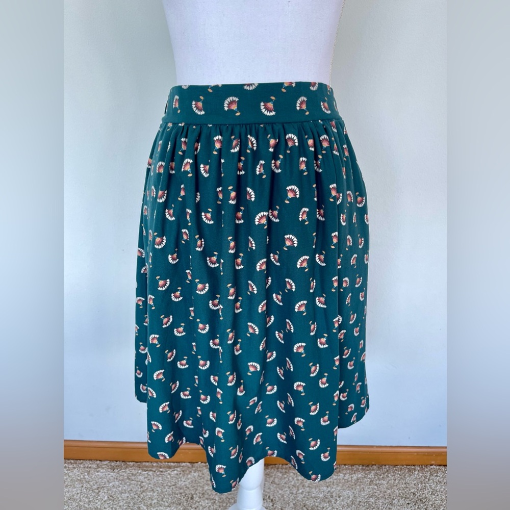 Fan Print Skirt | Pockets | EUC | Size M